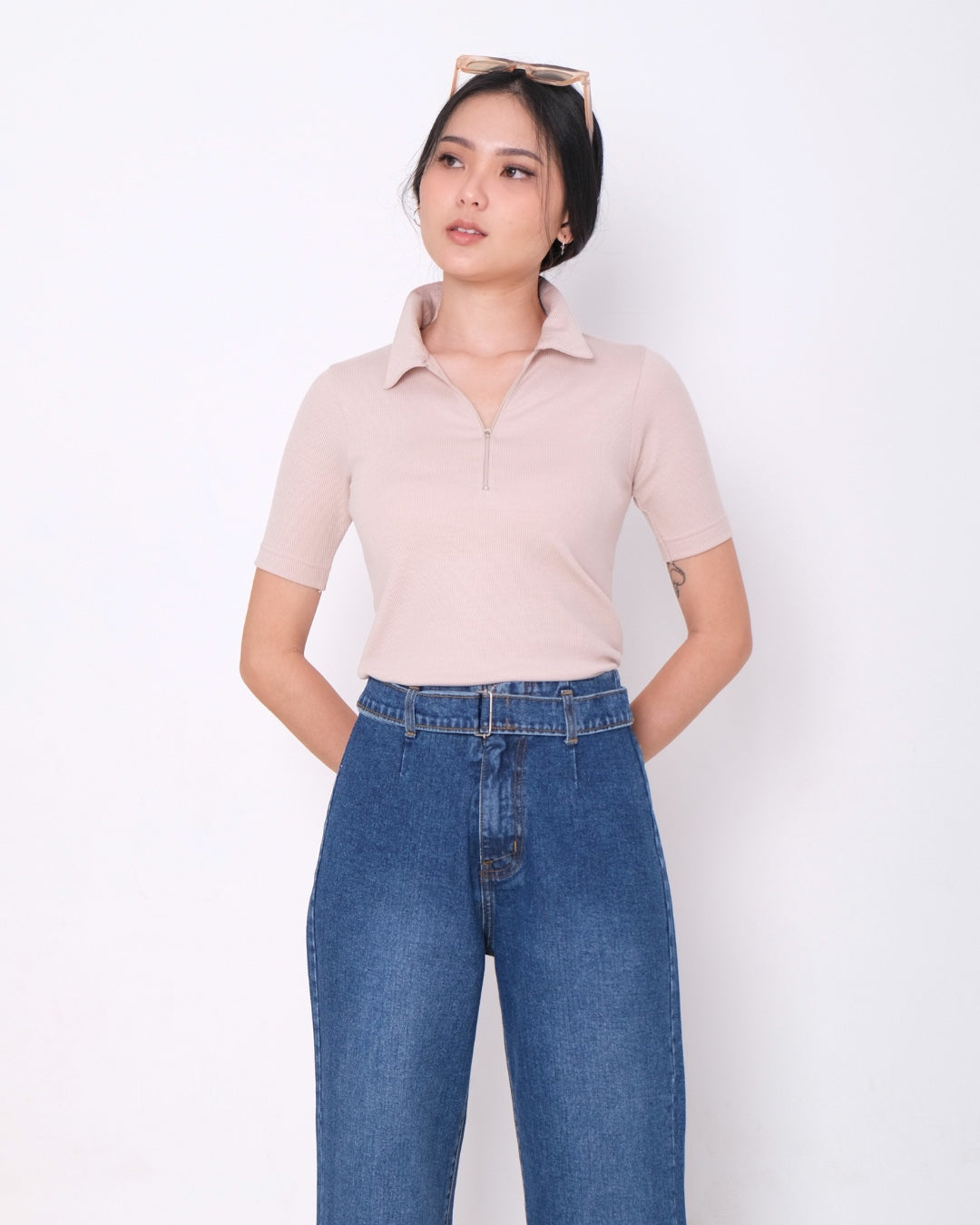 CARLA - GWEN BLOUSE WITH ZIPPER/ ATASAN LENGAN PENDEK SPANDEX