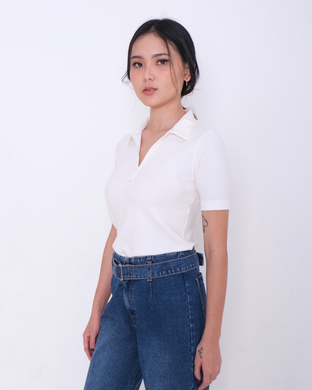 CARLA - GWEN BLOUSE WITH ZIPPER/ ATASAN LENGAN PENDEK SPANDEX