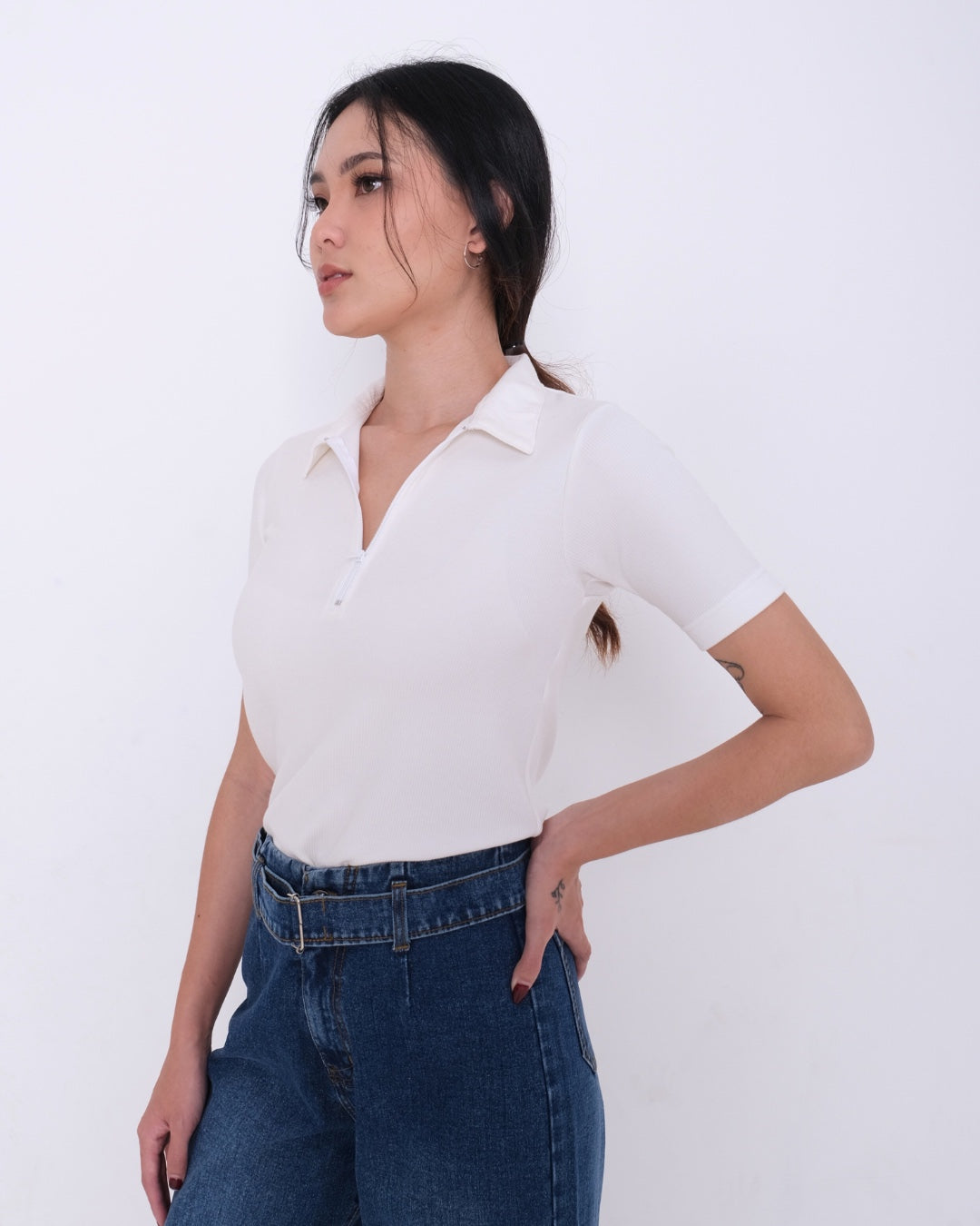CARLA - GWEN BLOUSE WITH ZIPPER/ ATASAN LENGAN PENDEK SPANDEX