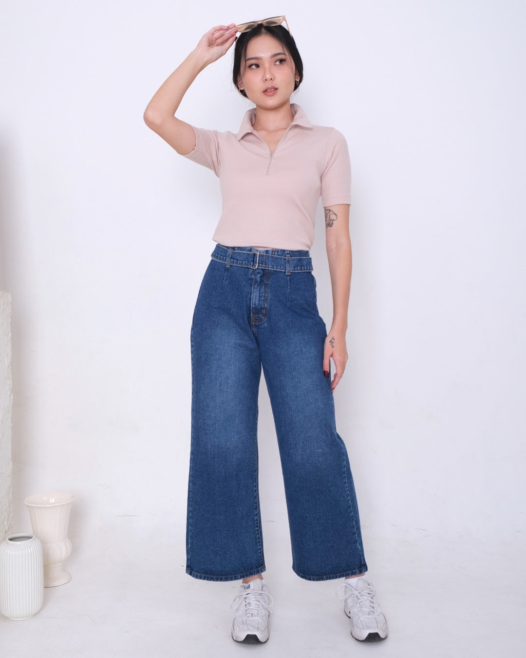 CARLA - GWEN BLOUSE WITH ZIPPER/ ATASAN LENGAN PENDEK SPANDEX