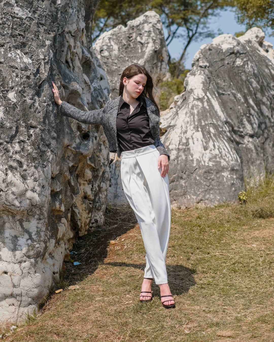 CARLA - HILLY BLAZER/ BLAZZER CROP BAHAN TWEED