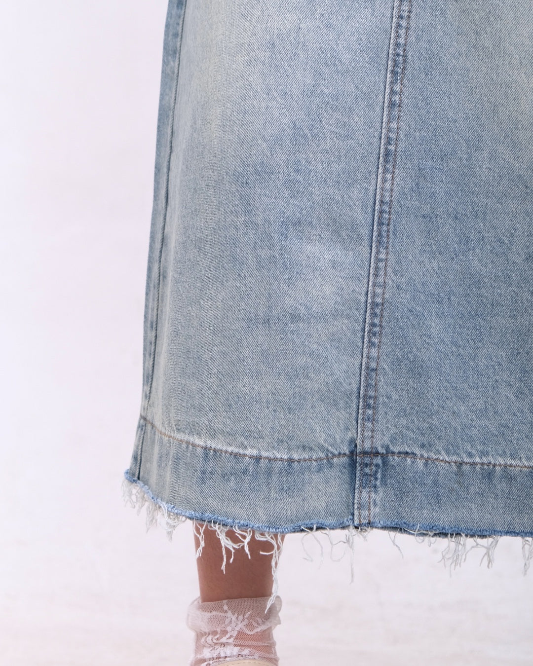 CARLA - ISABEL MIDI DENIM SKIRT WITH BELT/ ROK MIDI BELAH BELAKANG DENIM