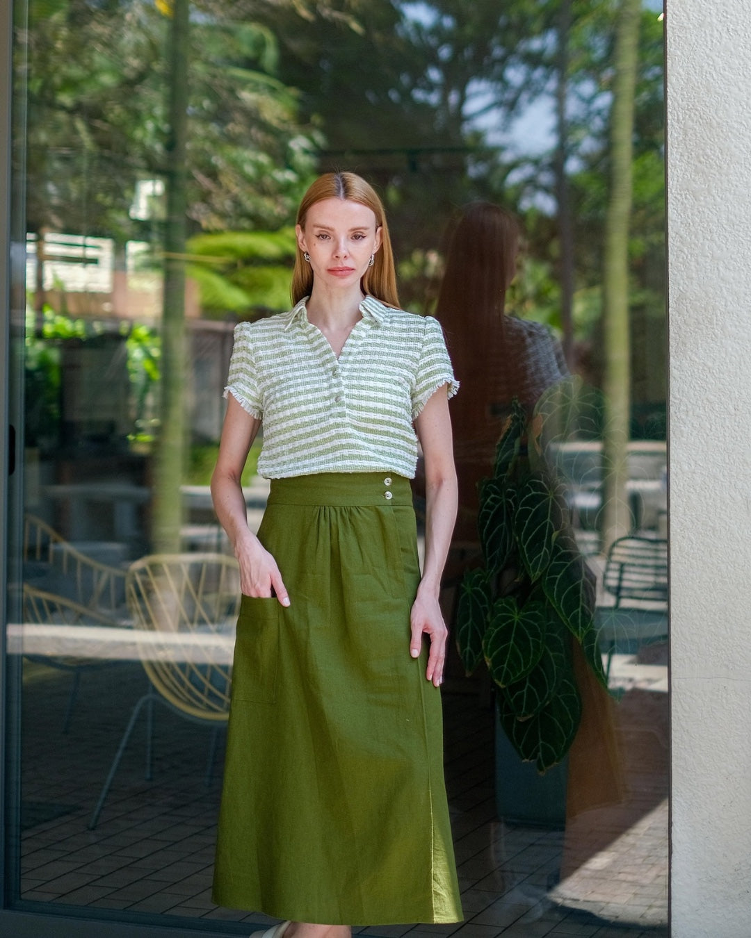 CARLA - IMORA TWEED BLOUSE/ ATASAN KERAH V LENGAN PENDEK BAHAN TWEED