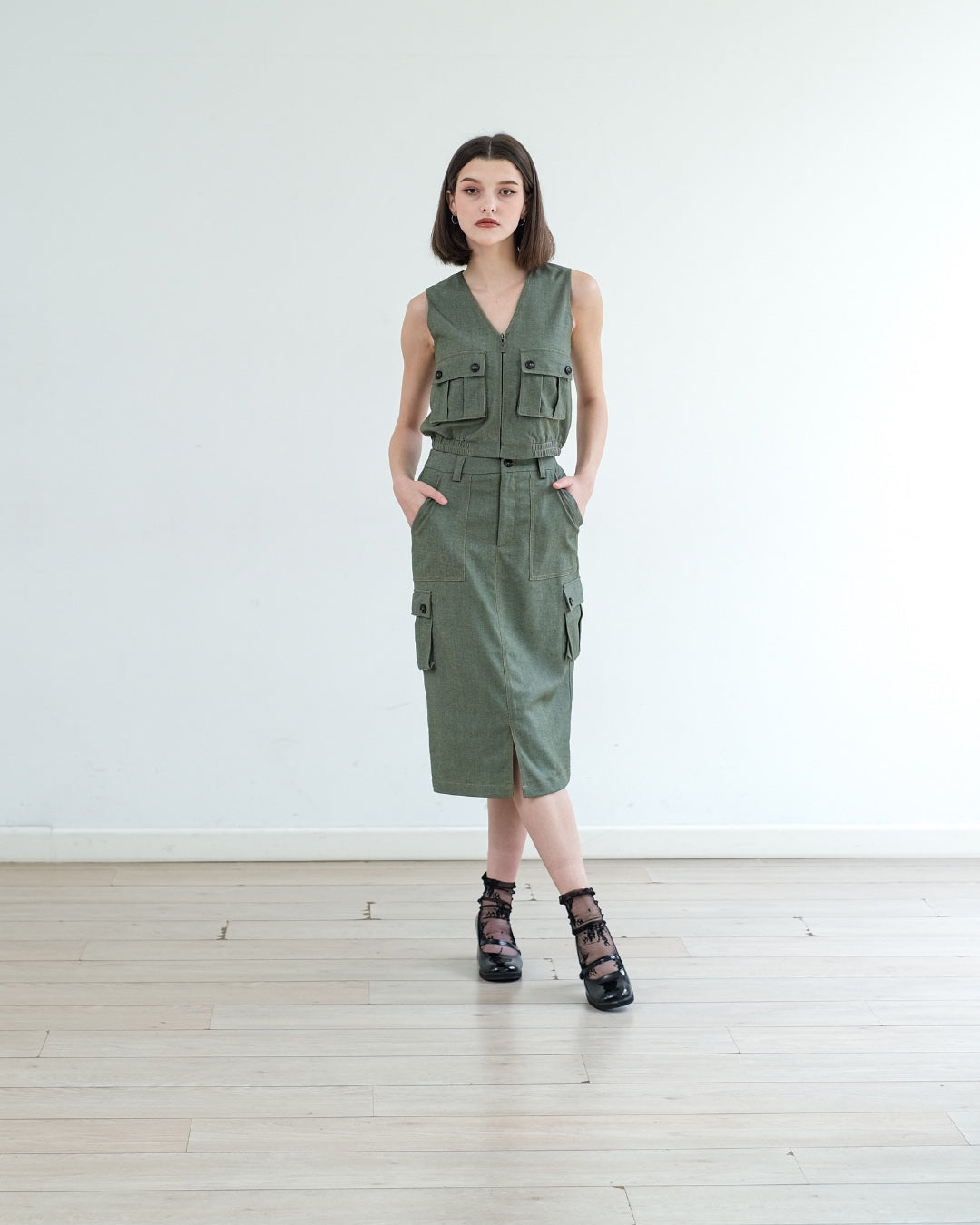 CARLA - JOSIE SLEEVELESS BLOUSE / ATASAN WITH POCKET RESLETING DEPAN KATUN SPANDEX