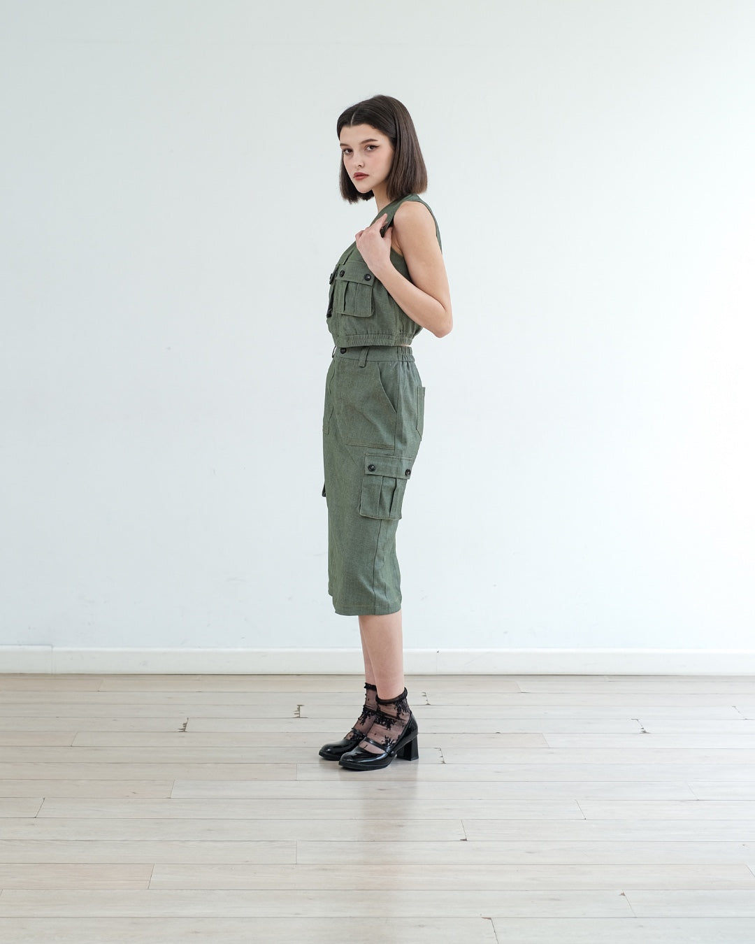 CARLA - JOSIE SLEEVELESS BLOUSE / ATASAN WITH POCKET RESLETING DEPAN KATUN SPANDEX