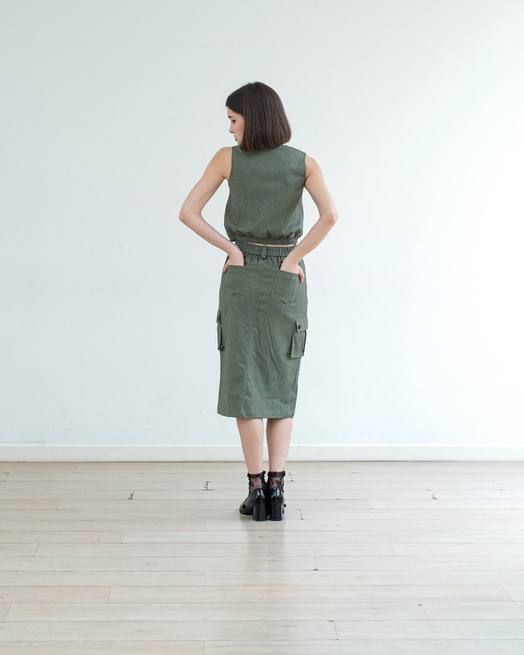 CARLA - JOSIE SLEEVELESS BLOUSE / ATASAN WITH POCKET RESLETING DEPAN KATUN SPANDEX