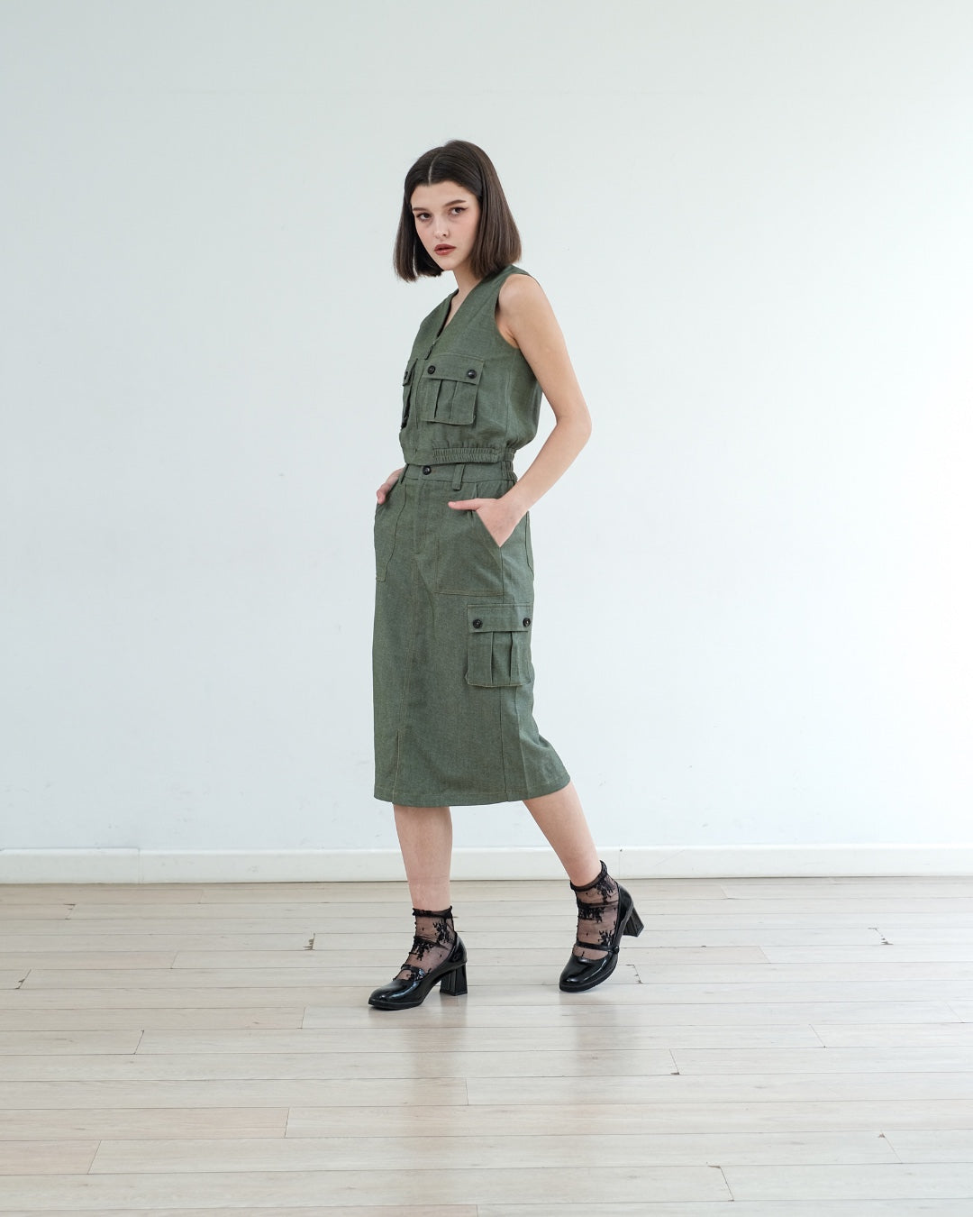 CARLA - JOSIE SLEEVELESS BLOUSE / ATASAN WITH POCKET RESLETING DEPAN KATUN SPANDEX