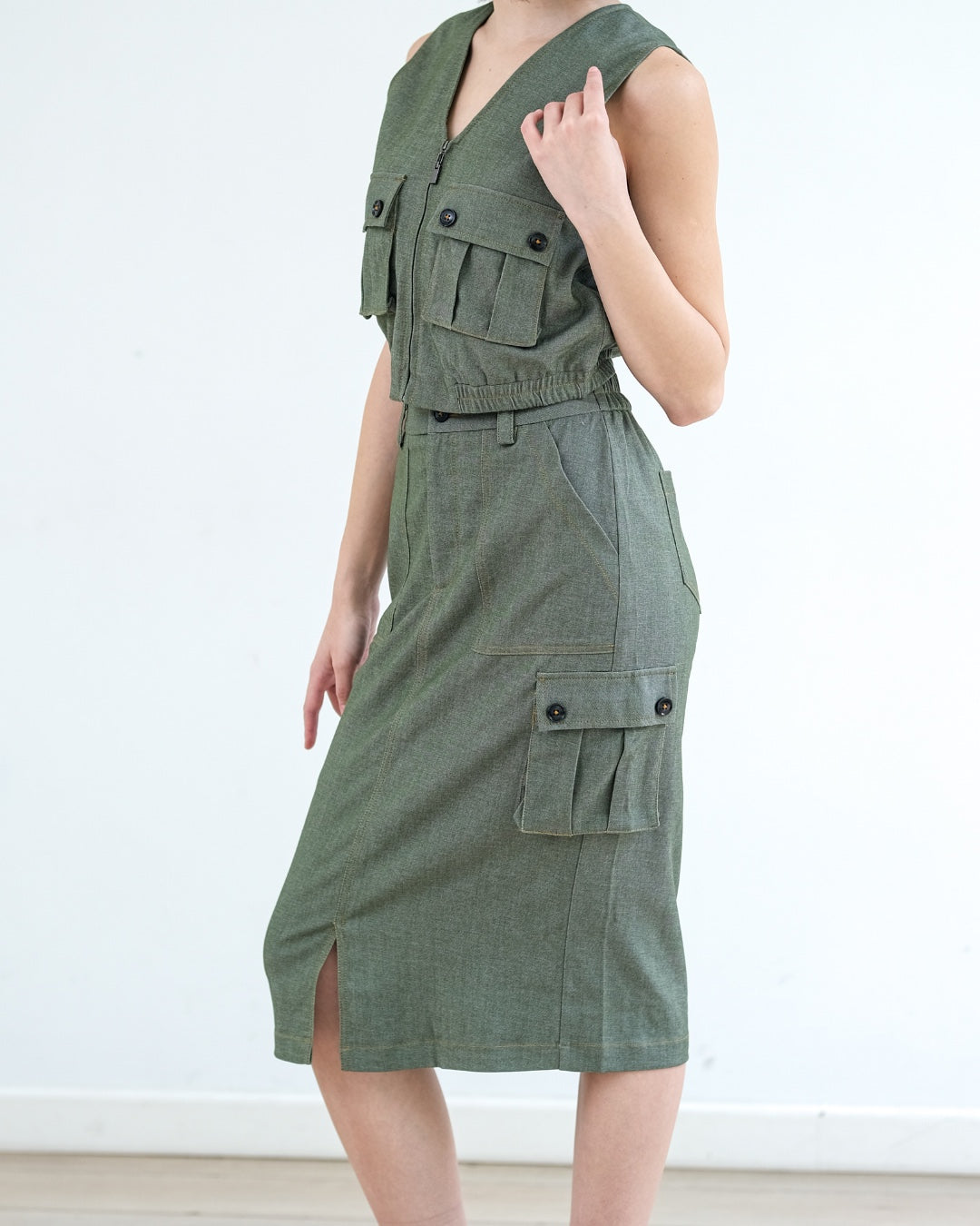 CARLA - JOSIE SLEEVELESS BLOUSE / ATASAN WITH POCKET RESLETING DEPAN KATUN SPANDEX