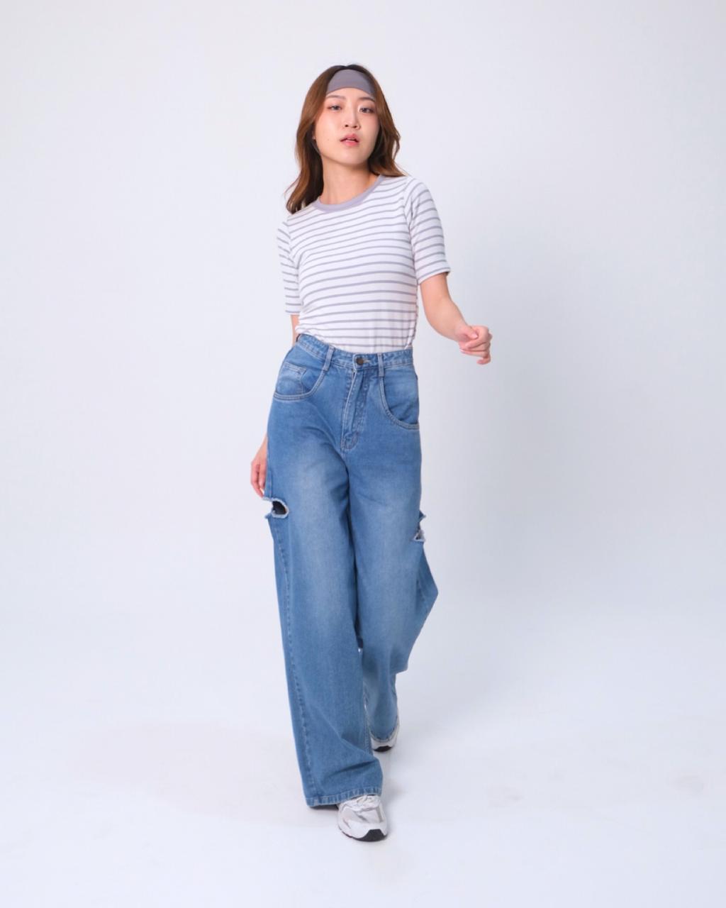 CARLA - KEZY STRIPE BASIC T-SHIRT