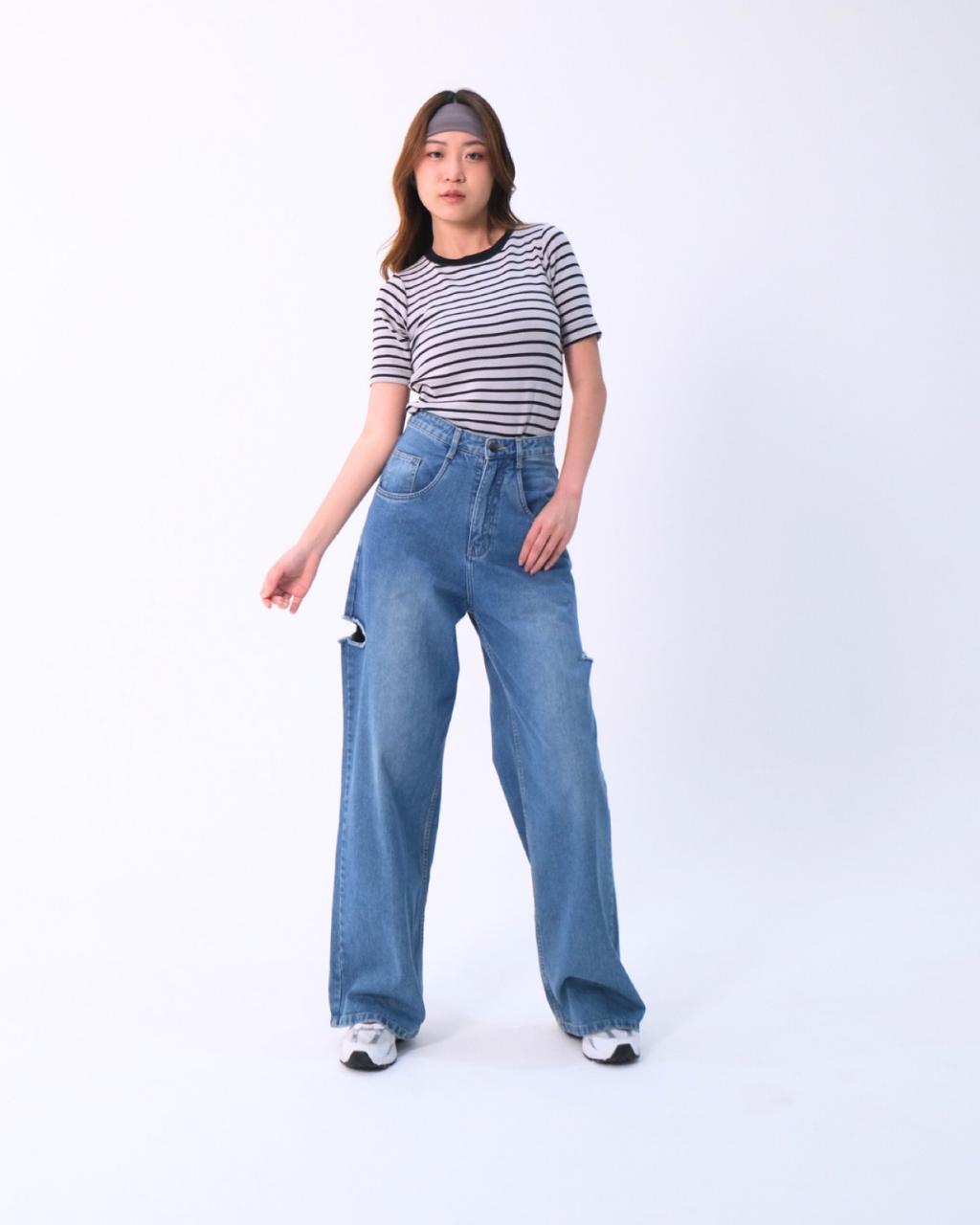 CARLA - KEZY STRIPE BASIC T-SHIRT