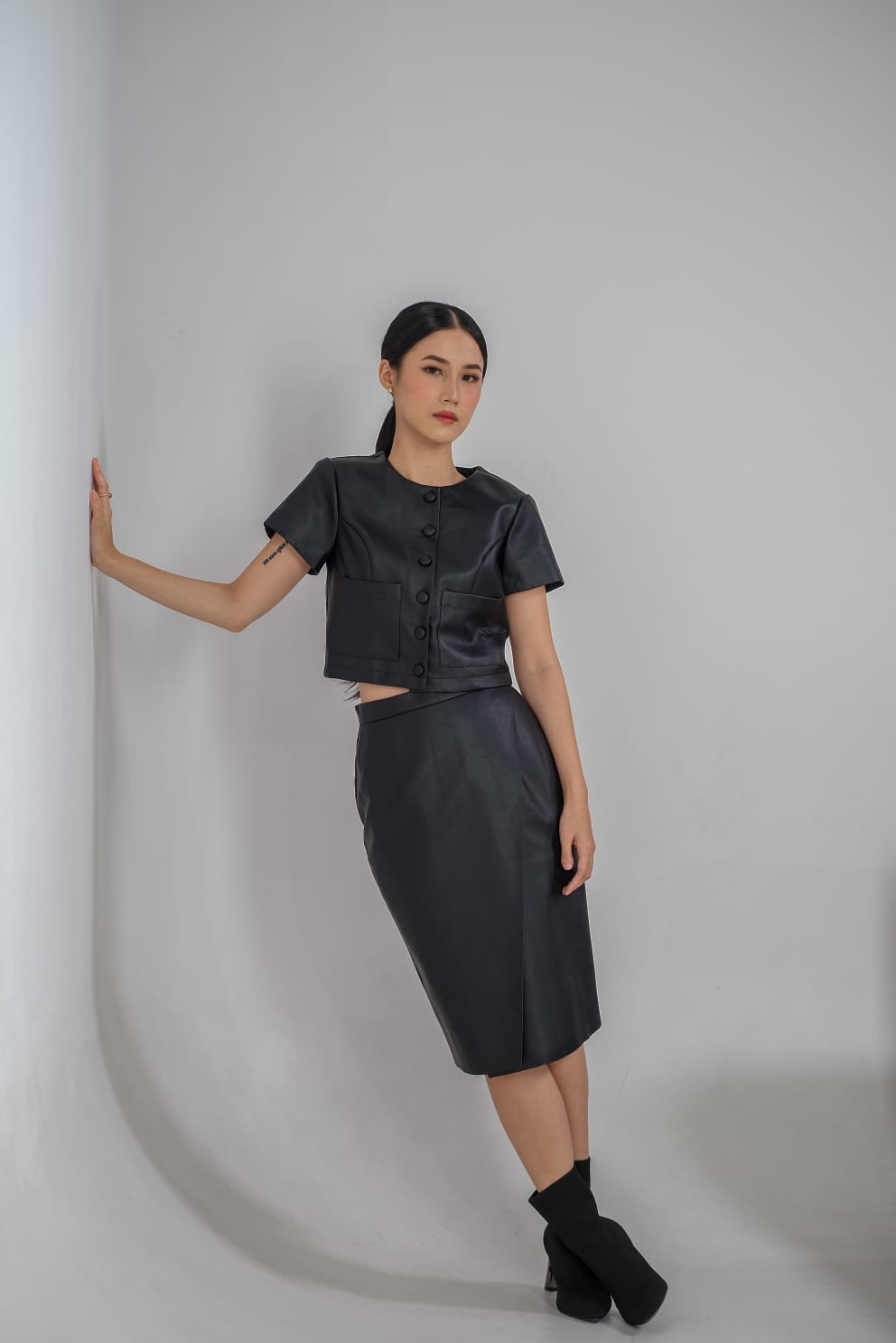 CARLA - 58078 KHLOE FAUX LEATHER BLOUSE KULIT P