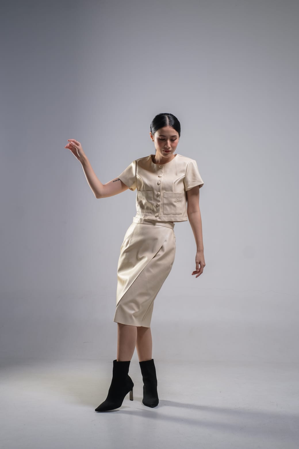 CARLA - 58078 KHLOE FAUX LEATHER BLOUSE KULIT P