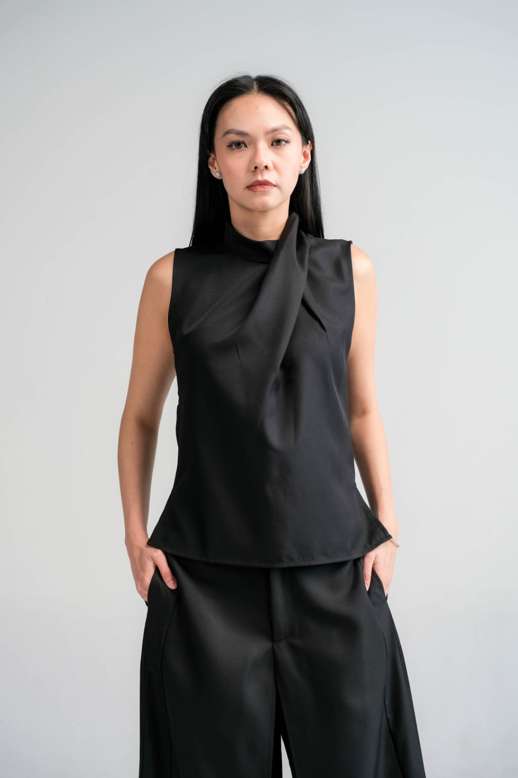 CARLA - 32514 KIRANA SLEEVELESS TWILL blouse