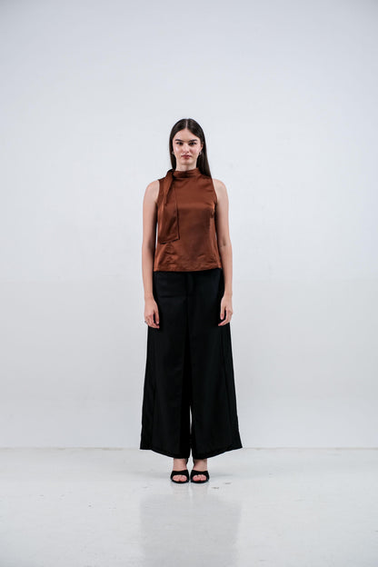 CARLA - 18107 LISDA SATIN SLEEVELESS BLOUSE