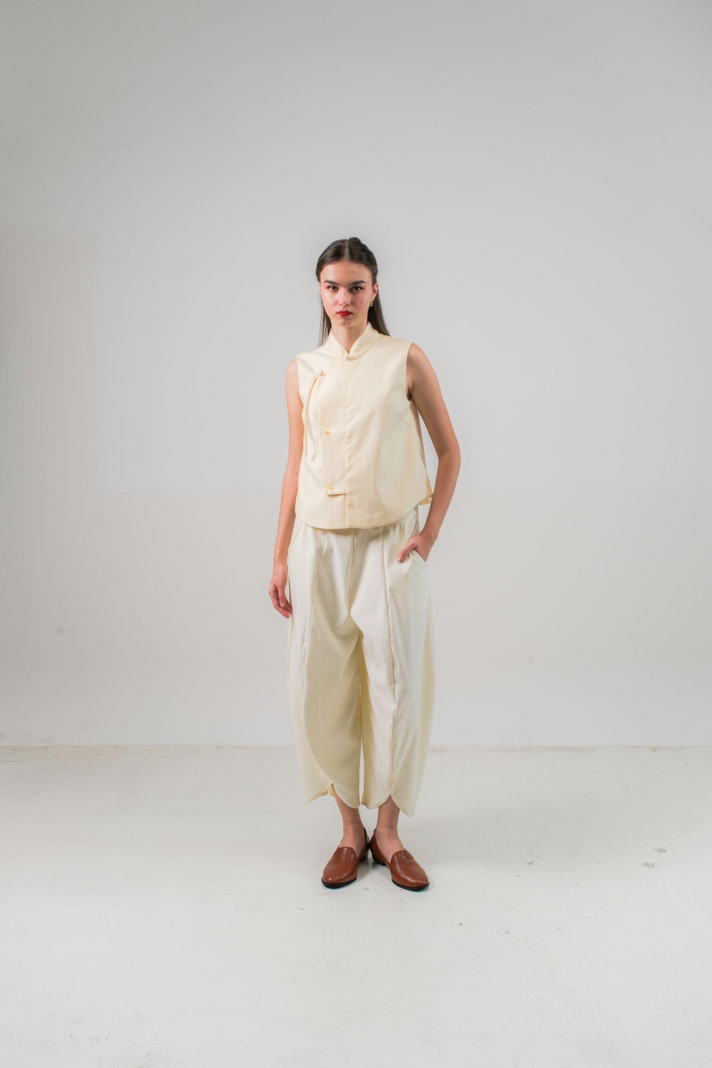 CARLA - 18081 AURIA BARREL PANT