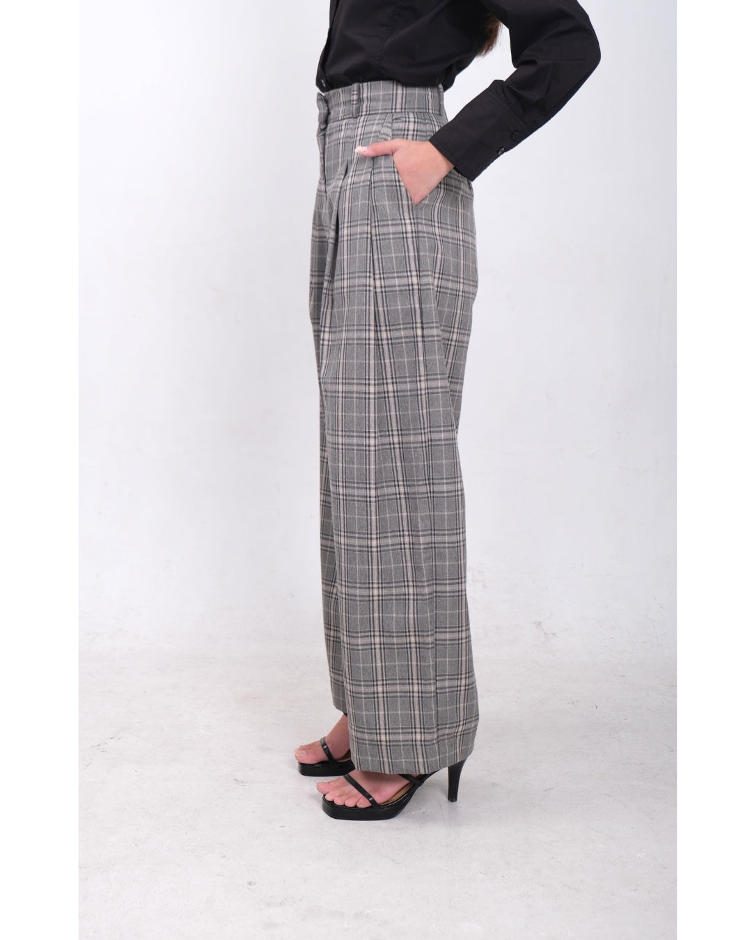 CARLA - HENNY FLARE PANT/ CELANA PANJANG FLARE MOTIF KOTAK KOTAK KATUN