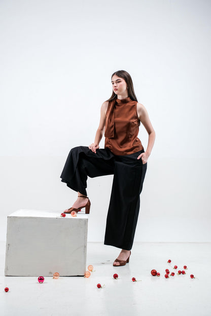 CARLA - 18107 LISDA SATIN SLEEVELESS BLOUSE